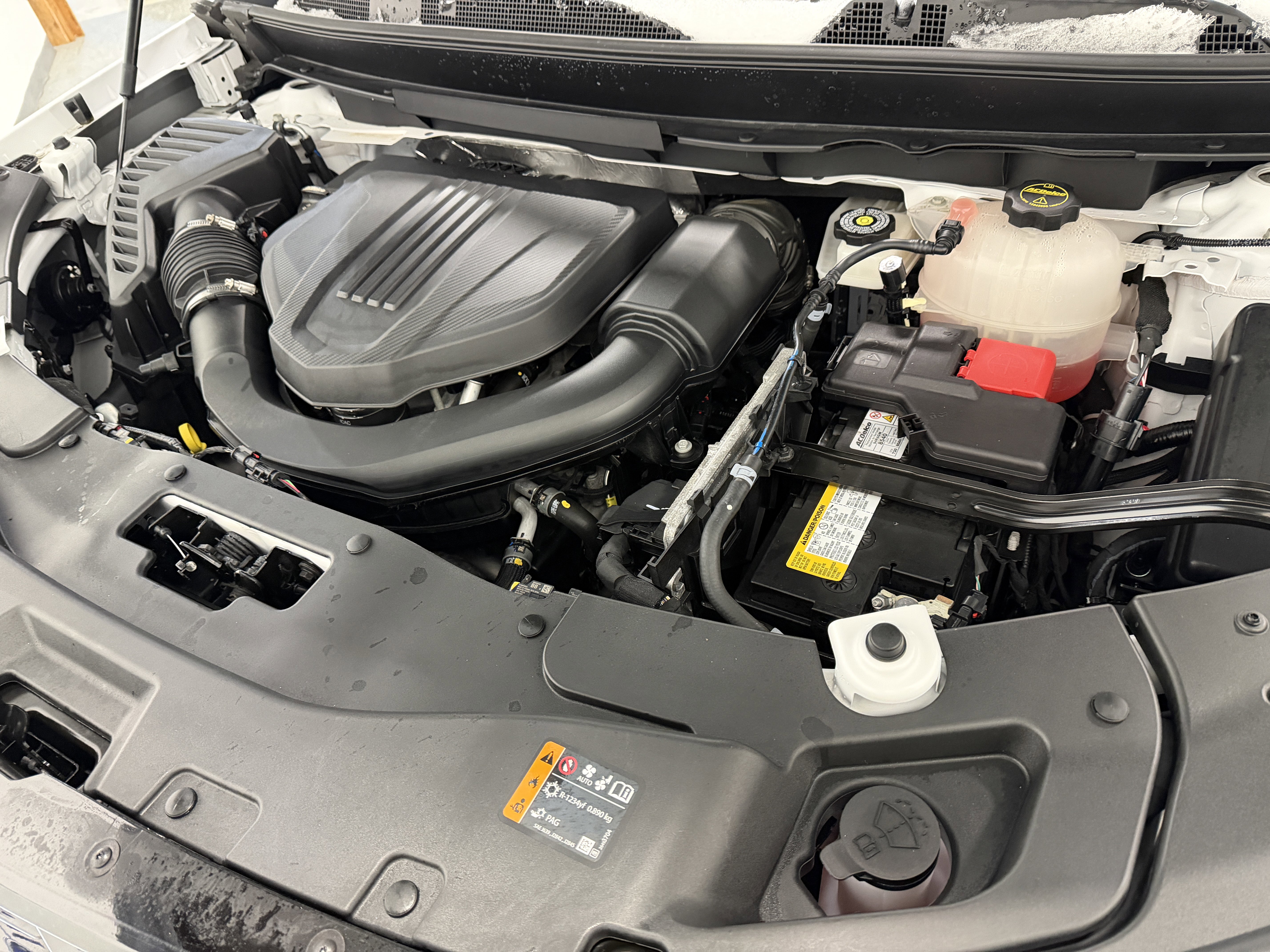 Used 2024 Chevrolet Traverse RS image 34