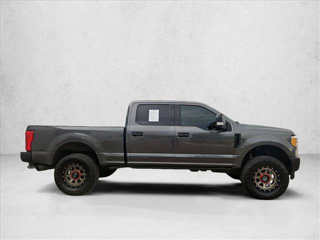 Used 2017 Ford F250 XLT w/ XLT Value Package AWD/4WD image 4