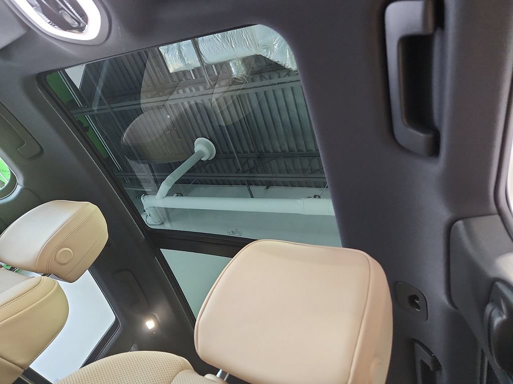 New 2026 Porsche Macan AWD/4WD image 14