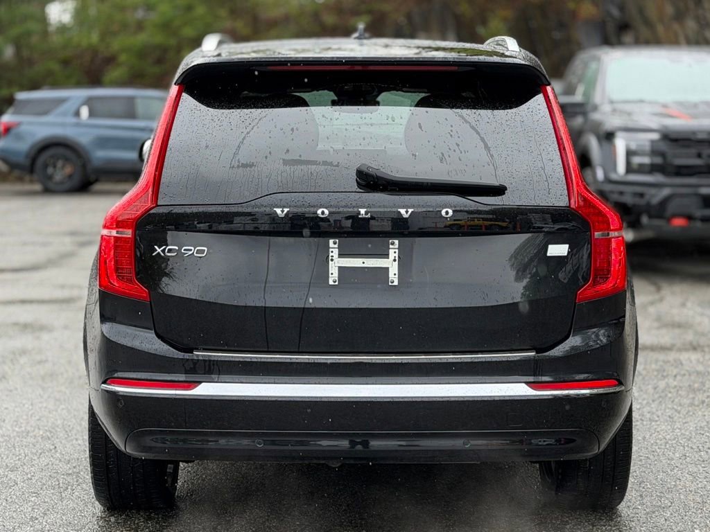 Used 2024 Volvo XC90 T8 Ultimate w/ Protection Package Premier AWD/4WD image 4