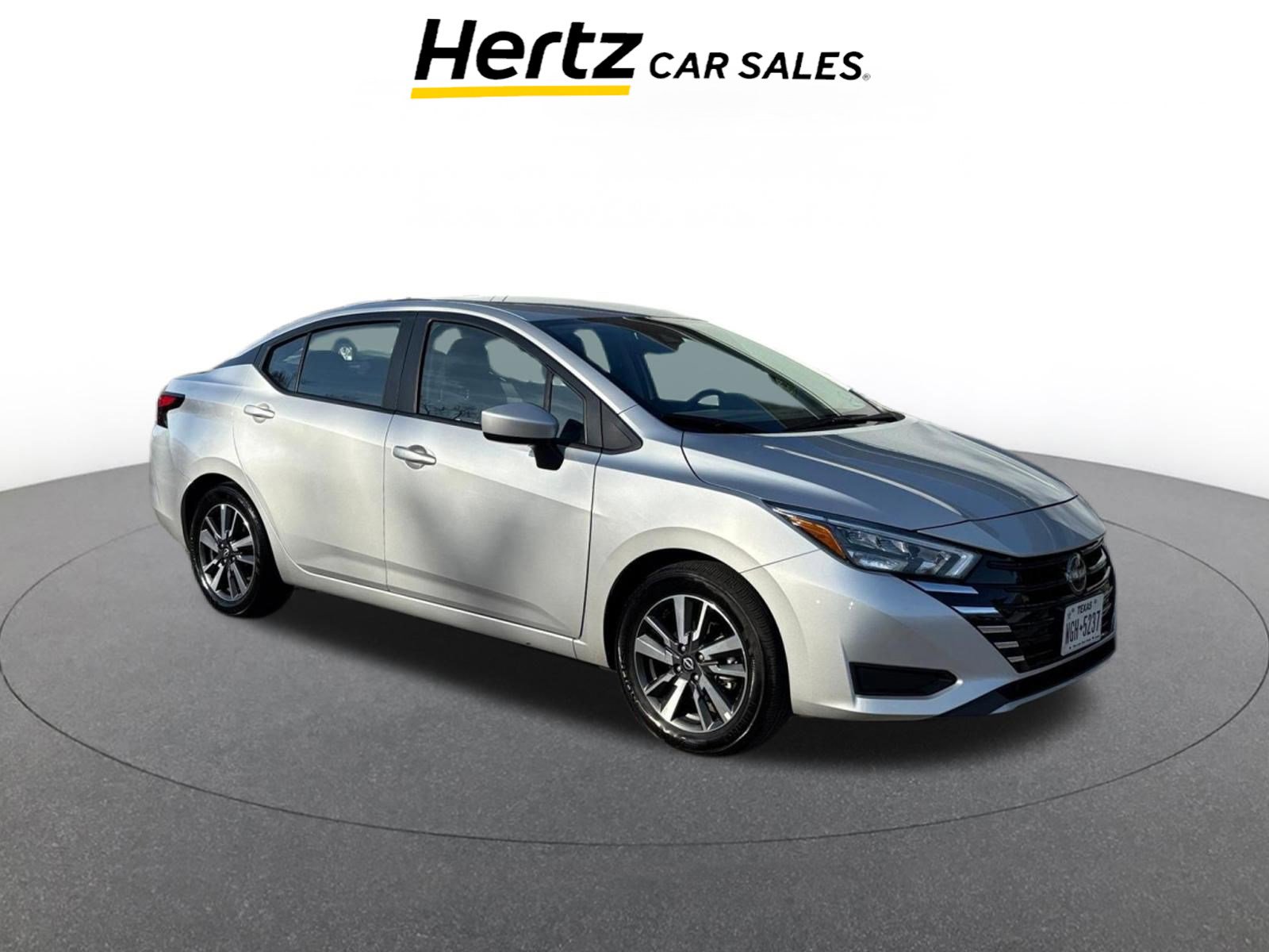 Used 2025 Nissan Versa SV image 1