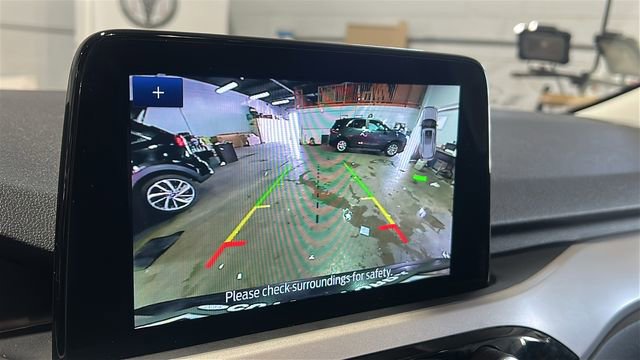 Used 2022 Ford Escape SE w/ SE Sport Appearance Package image 28