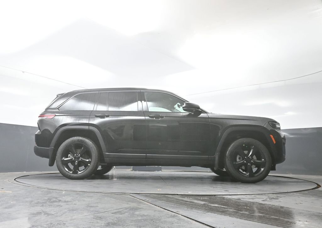 New 2026 Jeep Grand Cherokee Limited w/ Limited Altitude Package image 38