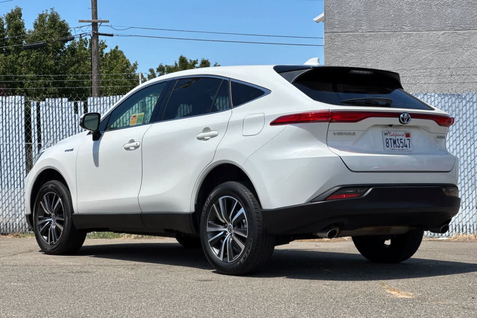 Certified 2021 Toyota Venza LE w/ Carpet Mat Package (TMS) AWD/4WD image 5