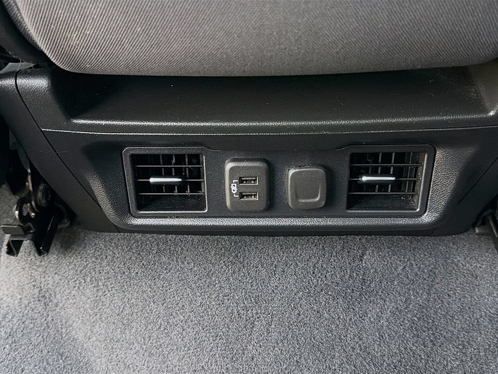 Used 2022 Chevrolet Silverado 1500 LT AWD/4WD image 25