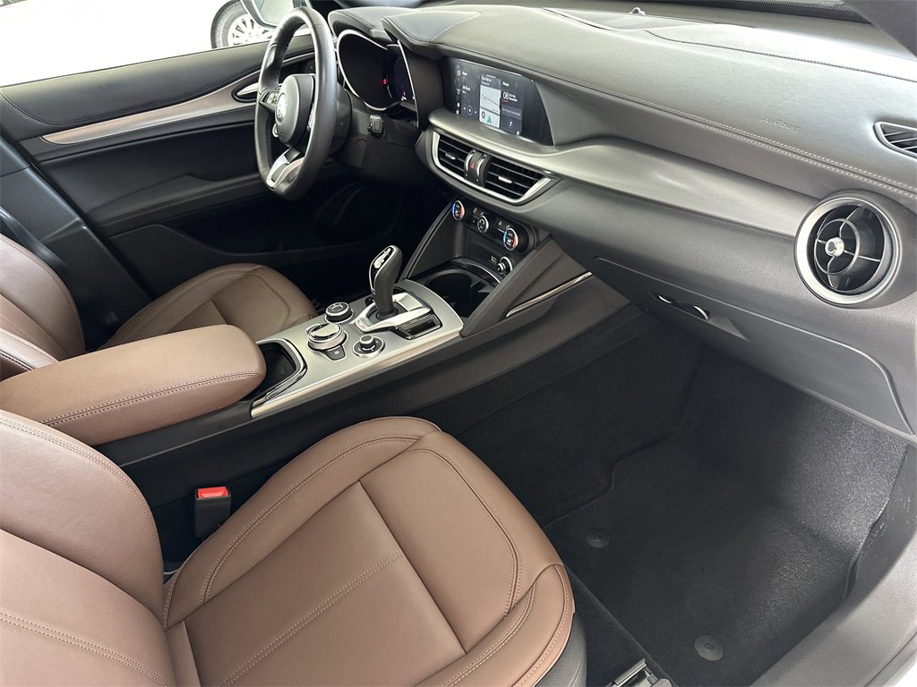 Used 2024 Alfa Romeo Stelvio Ti image 38