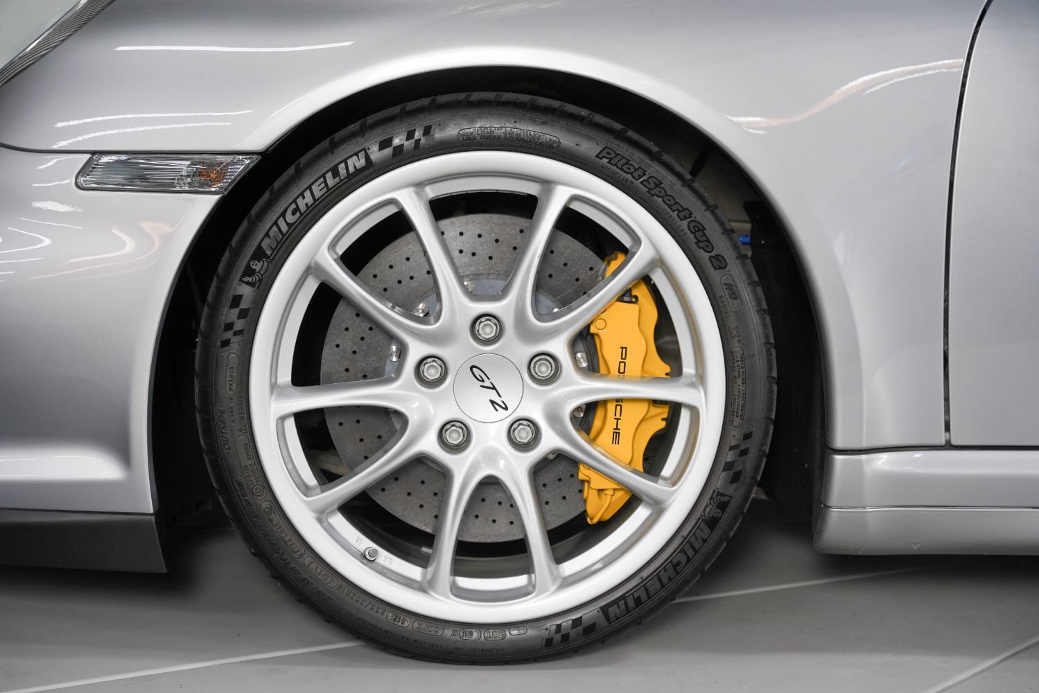 Used 2008 Porsche 911 GT2 RWD image 16