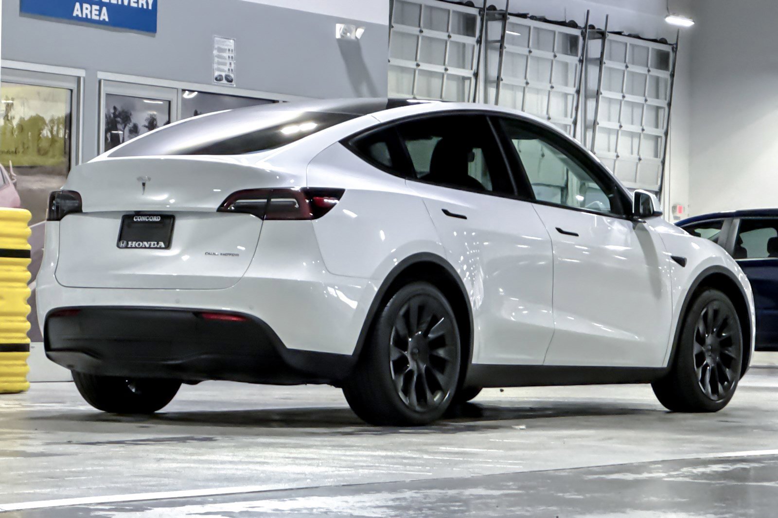 Used 2021 Tesla Model Y Long Range image 9