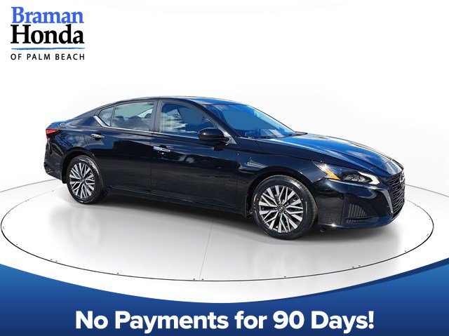 Used 2023 Nissan Altima 2.5 SV image 1