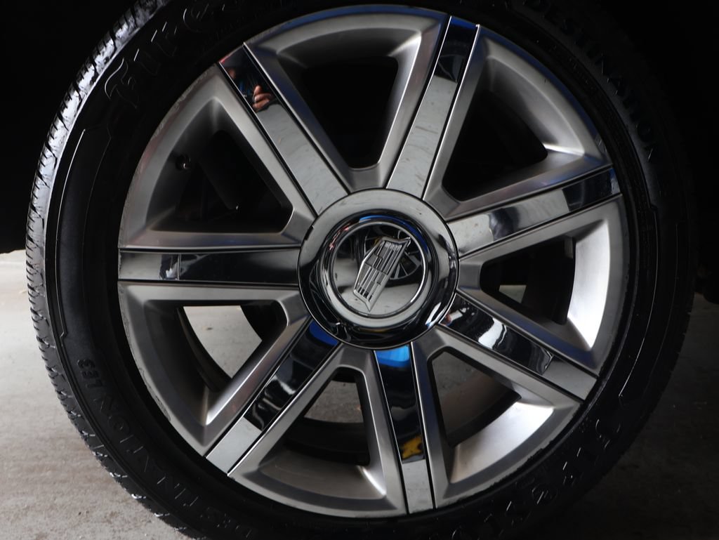 Used 2018 Cadillac Escalade ESV Luxury AWD/4WD image 38