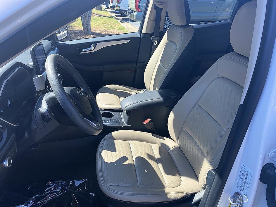 Used 2020 Ford Escape SE image 11