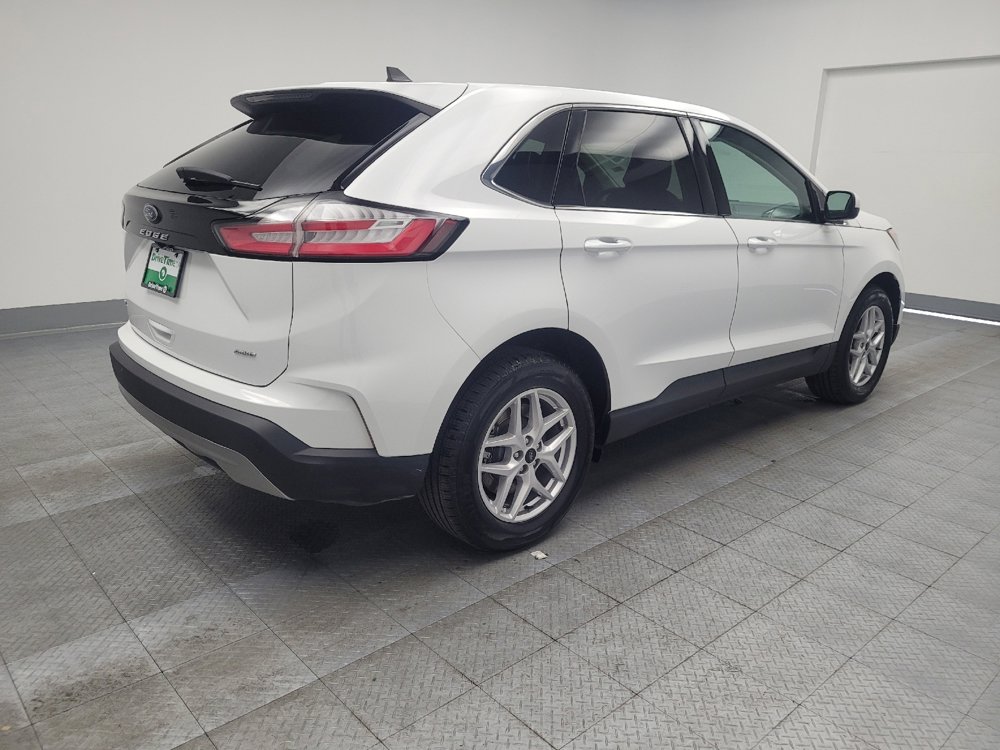 Used 2024 Ford Edge SEL image 9