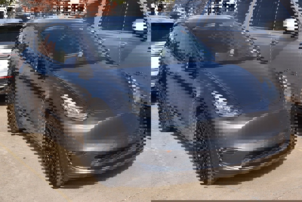 Used 2021 Tesla Model Y Long Range image 4
