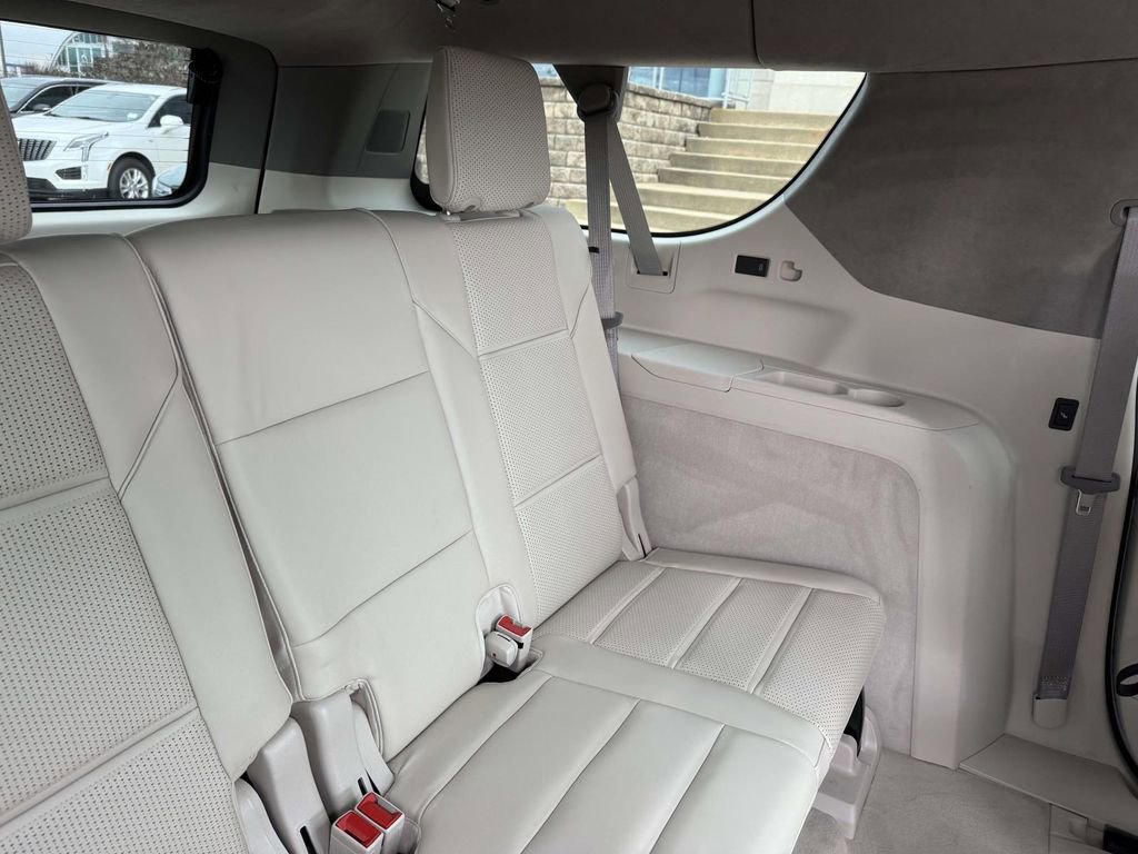 Certified 2024 Cadillac Escalade ESV Sport Platinum w/ LPO, ONYX Package image 17