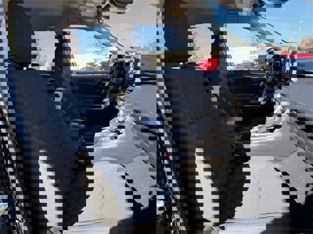 Used 2024 Toyota RAV4 LE image 27