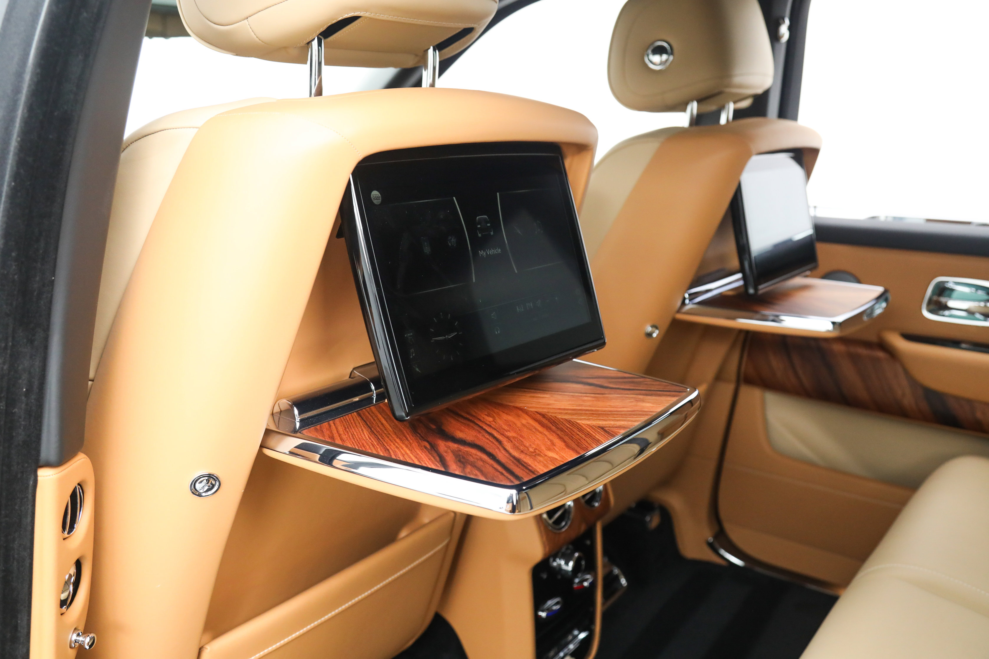 Used 2022 Rolls-Royce Cullinan image 38