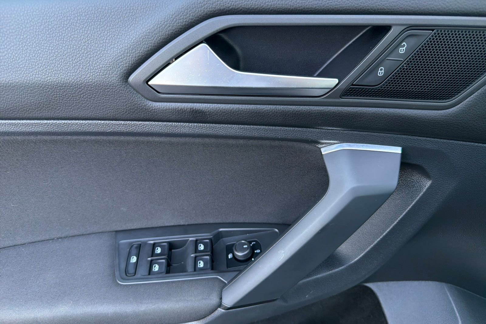 Used 2019 Volkswagen Tiguan S w/ Driver Assistance Package image 11