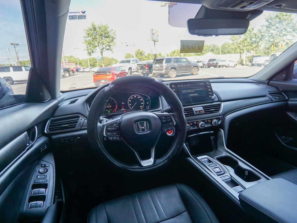 Used 2022 Honda Accord Touring image 12