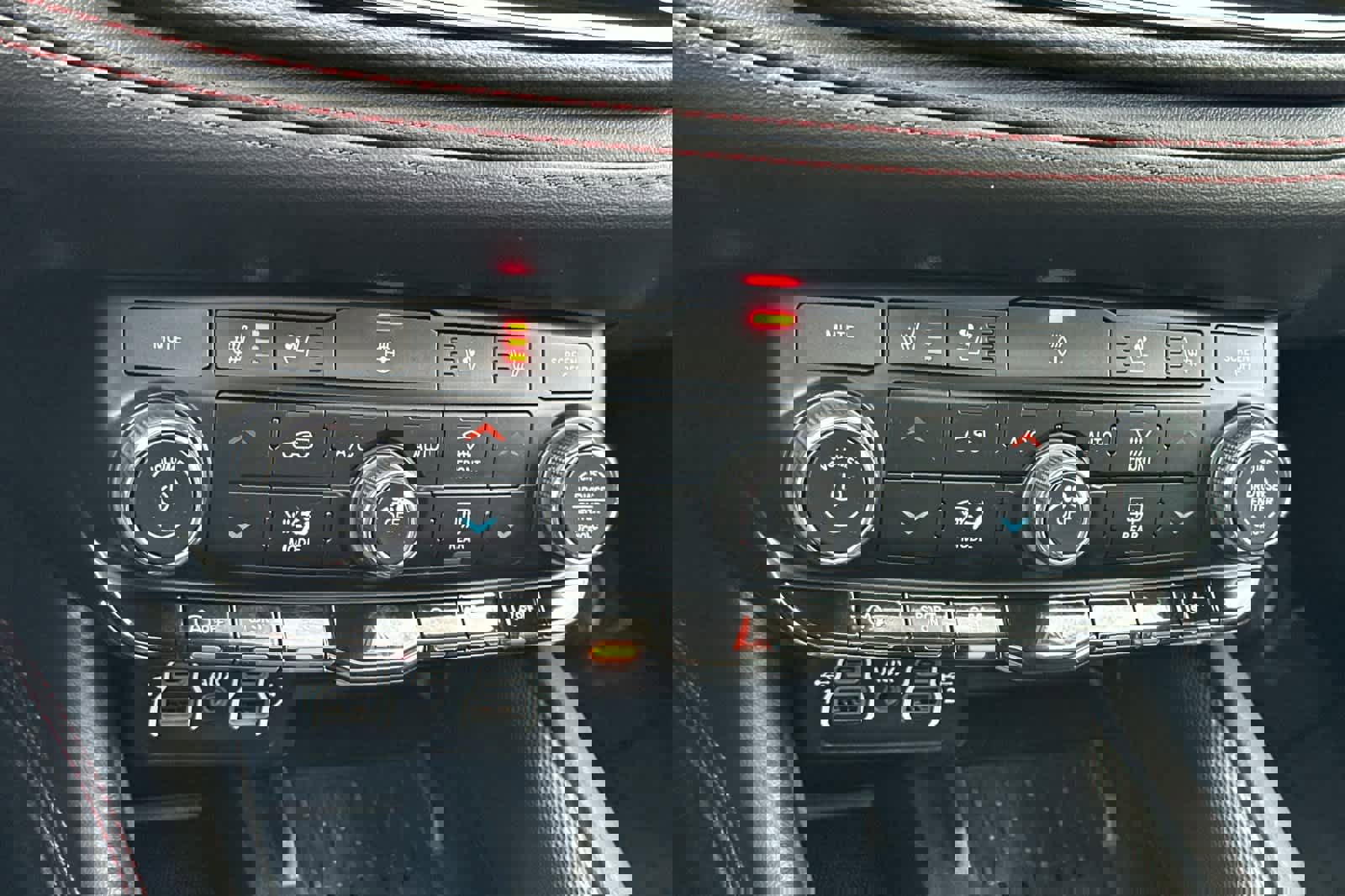 Used 2025 Dodge Durango GT image 22