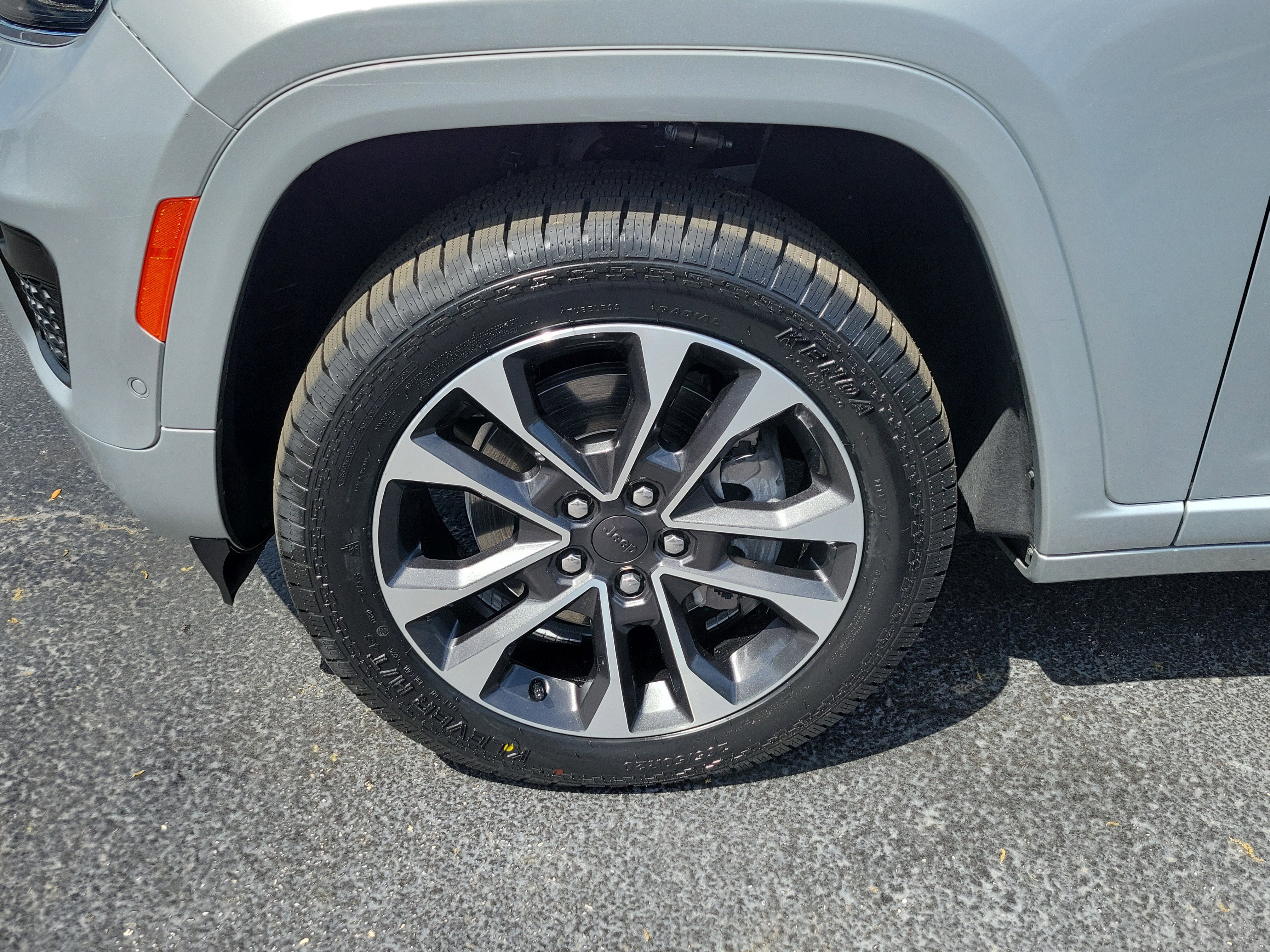 Used 2022 Jeep Grand Cherokee L Overland image 5