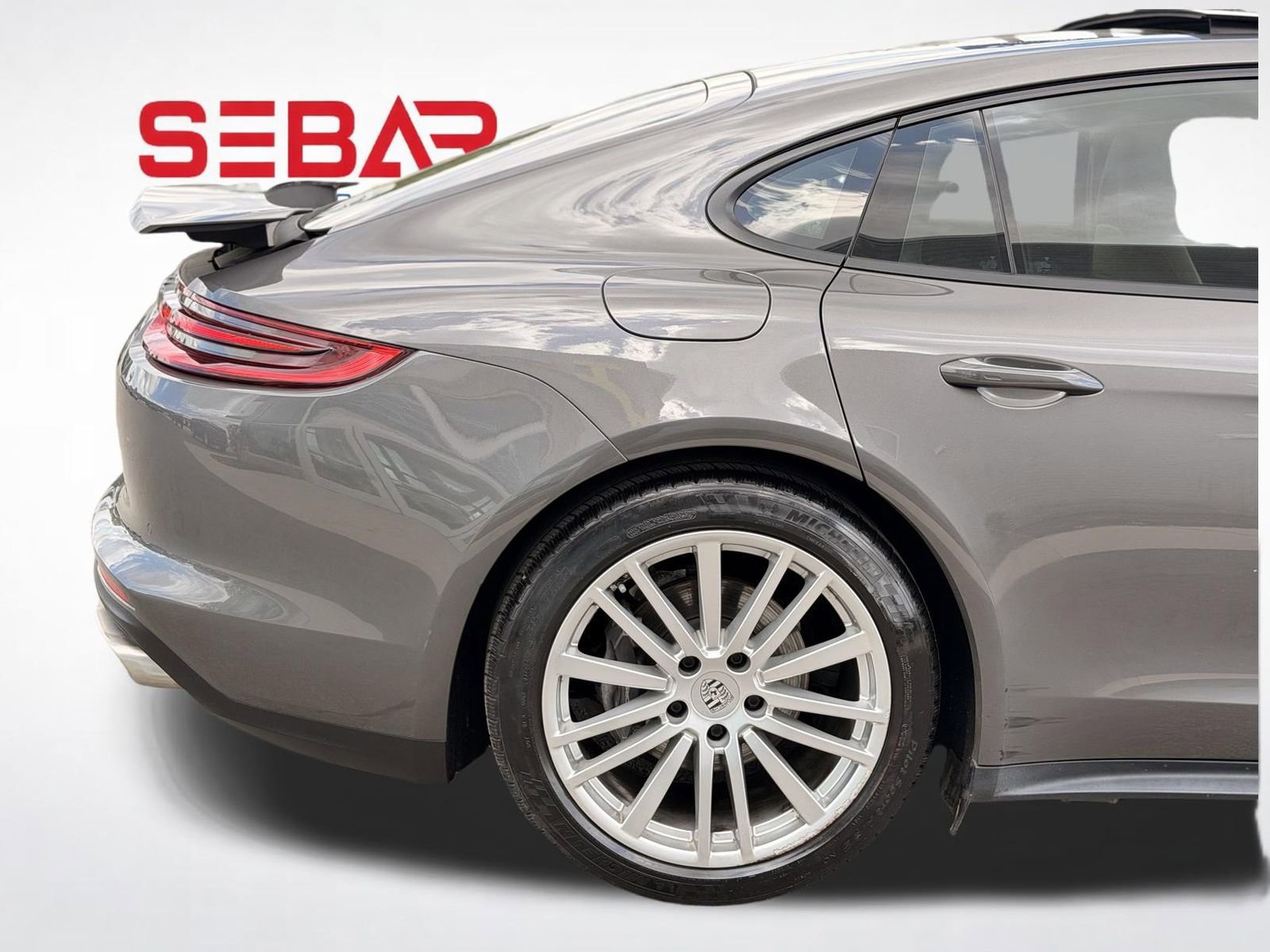 Used 2018 Porsche Panamera 4 image 15