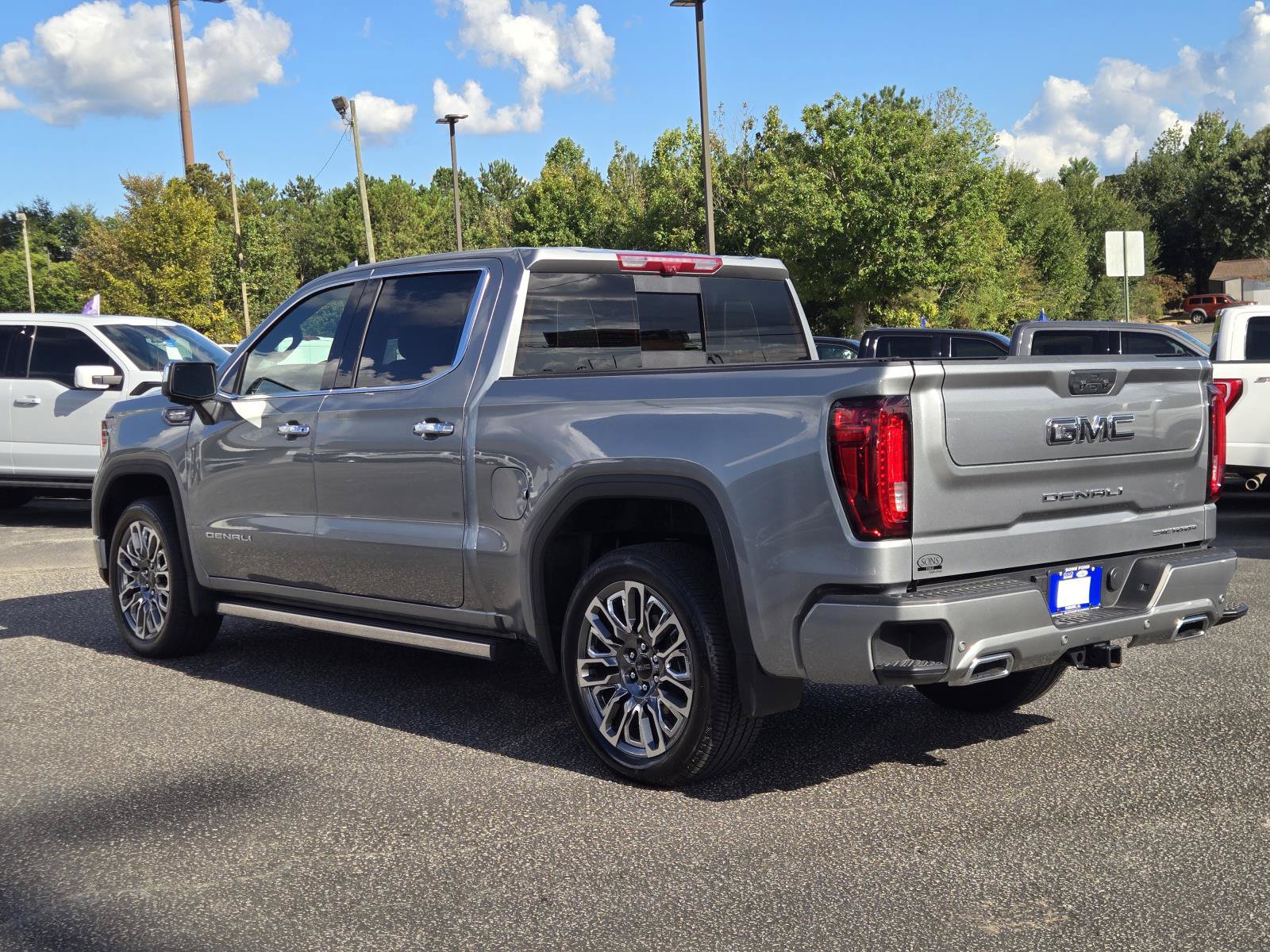 Used 2026 GMC Sierra 1500 Denali Ultimate AWD/4WD image 9