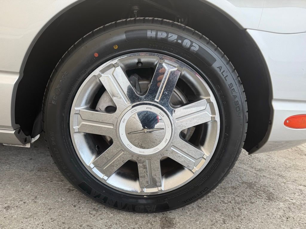 Used 2004 Ford Thunderbird image 10