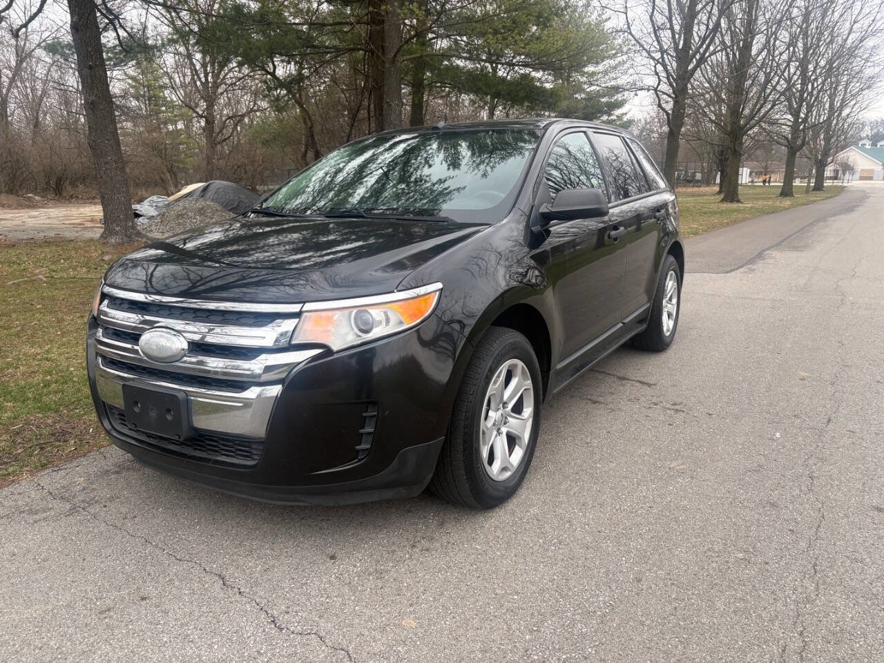 Used 2013 Ford Edge SE image 2