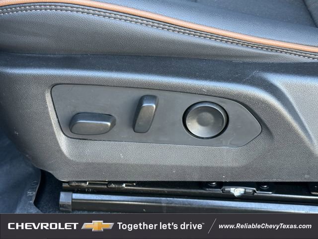 Certified 2025 GMC Canyon AT4 w/ LPO, Off Road Lift Package image 31