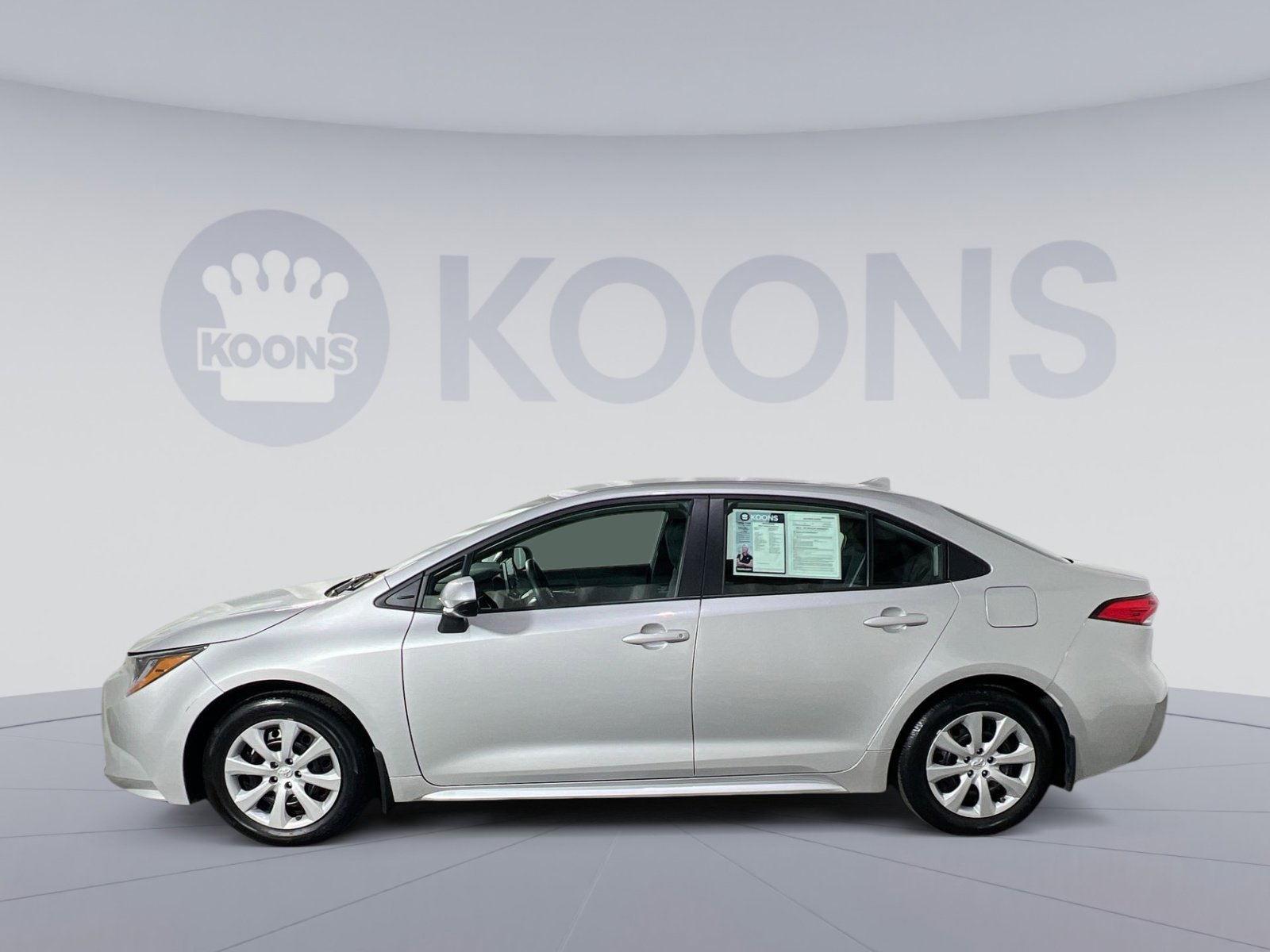 Used 2021 Toyota Corolla LE w/ Carpet Mat Package (TMS) image 2