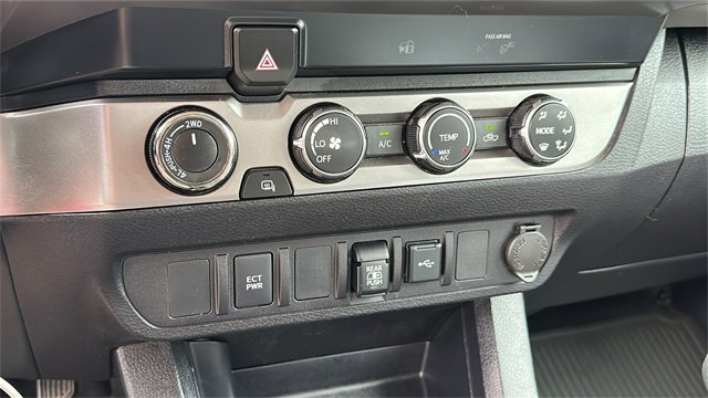 Used 2020 Toyota Tacoma SR5 image 18