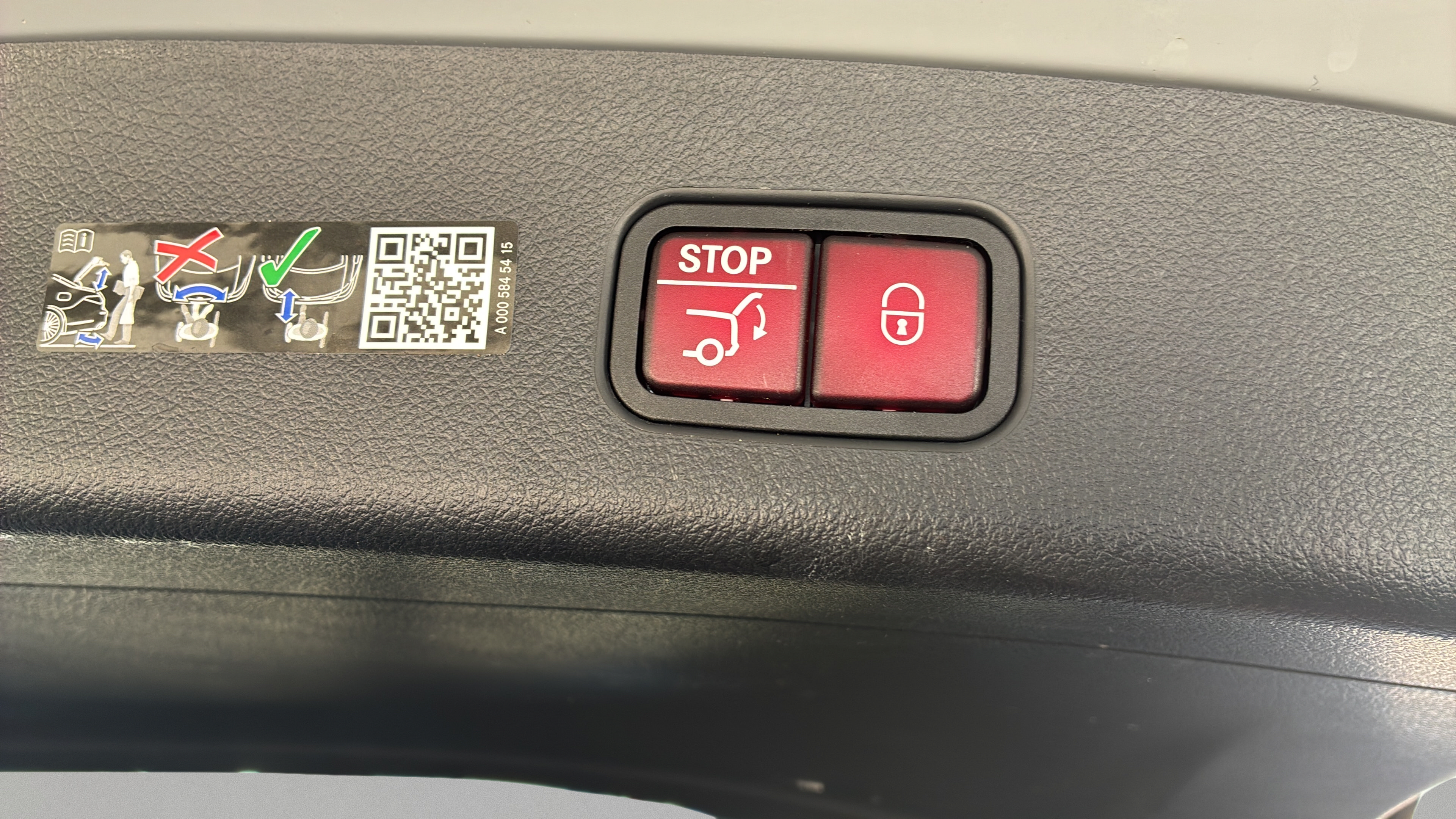 Used 2026 Mercedes-Benz GLC 300 image 43