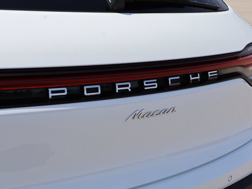 Certified 2024 Porsche Macan w/ Premium Plus Package AWD/4WD image 6