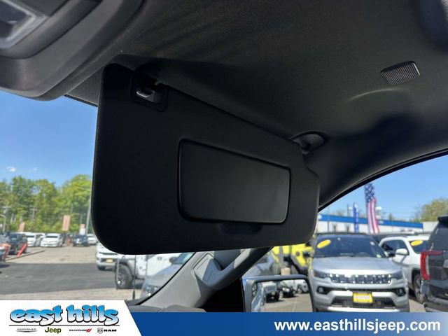 Used 2023 Chevrolet Silverado 1500 LTZ w/ LTZ Convenience Package II AWD/4WD image 38