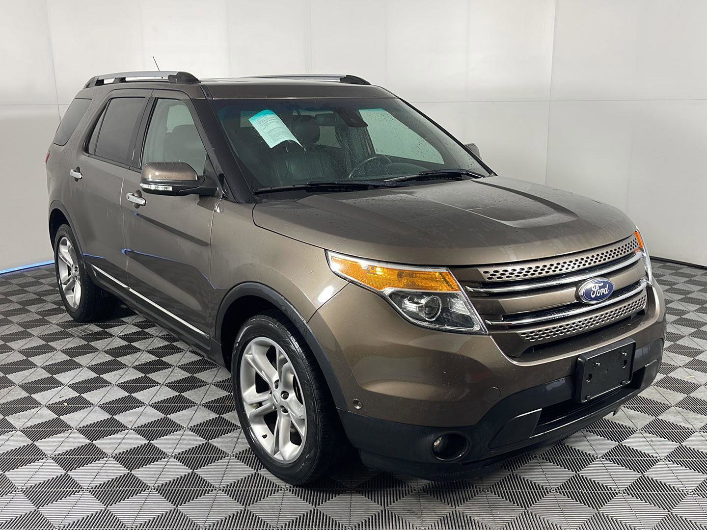 Used 2015 Ford Explorer Limited w/ Equipment Group 302A image 4