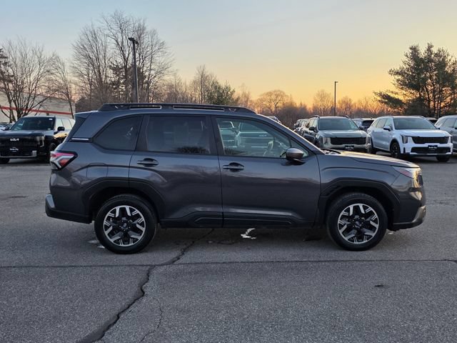 Used 2025 Subaru Forester Premium AWD/4WD image 9