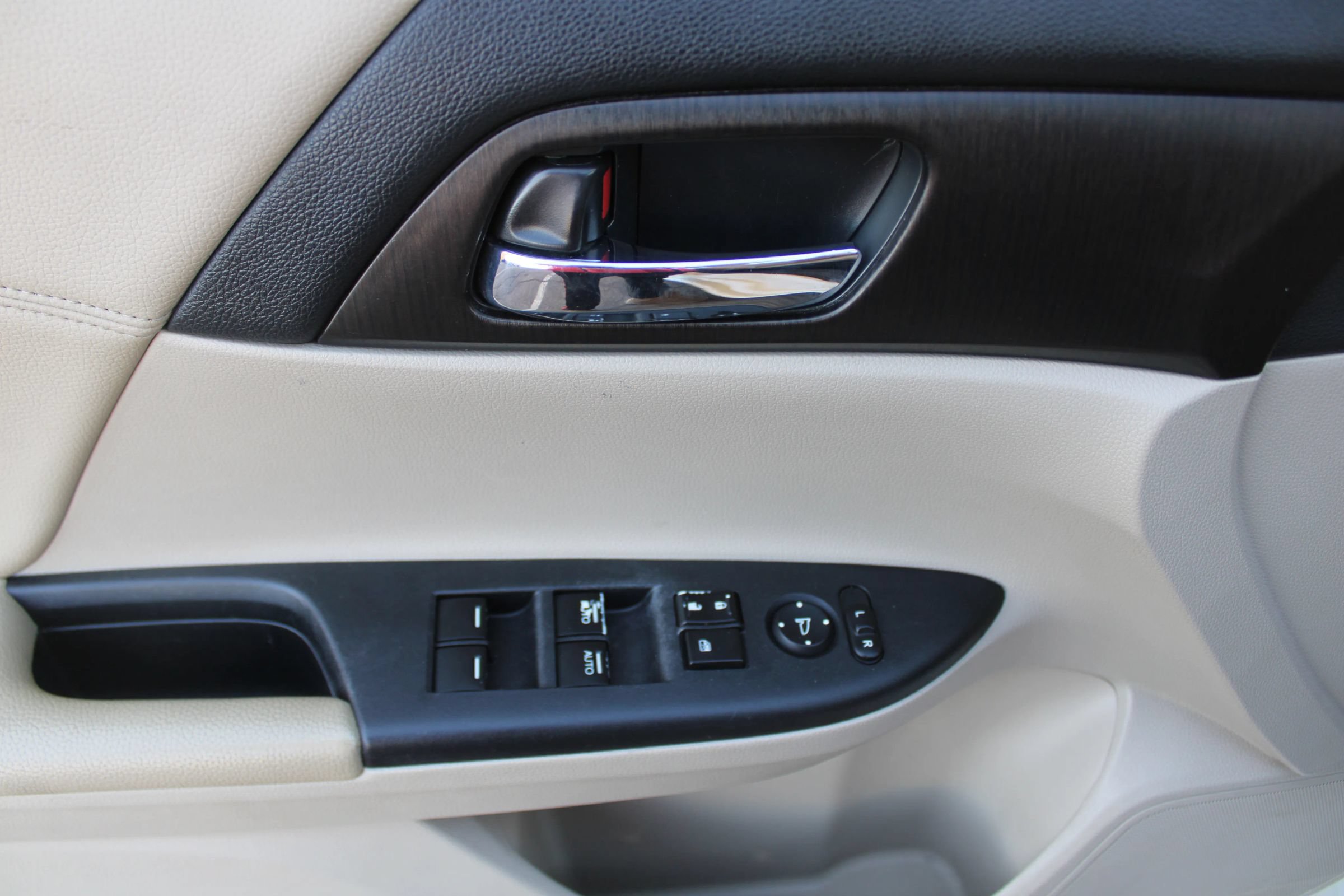 Used 2015 Honda Accord EX image 23