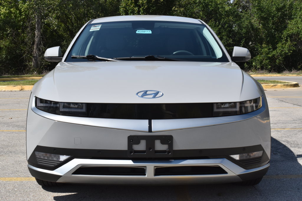 Used 2024 Hyundai Ioniq 5 SEL AWD/4WD image 3