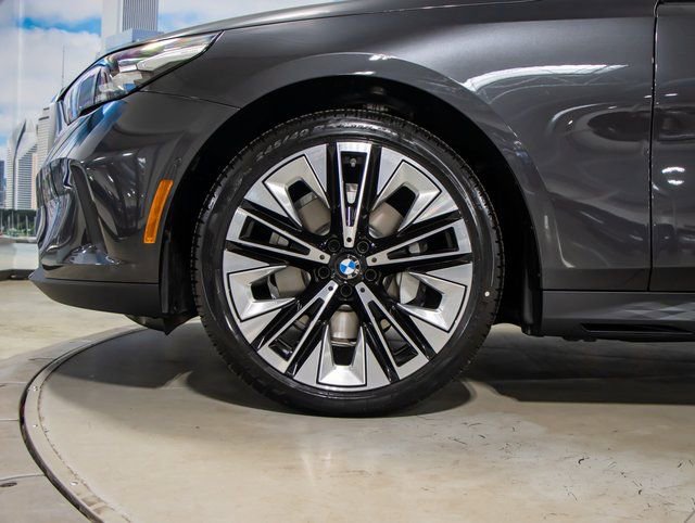 Used 2026 BMW 530i xDrive image 7