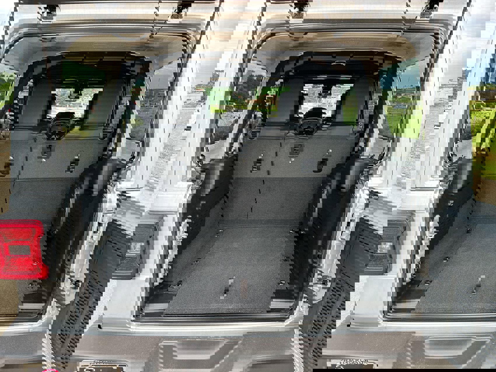 Used 2024 Jeep Wrangler Sahara w/ Technology Group image 23