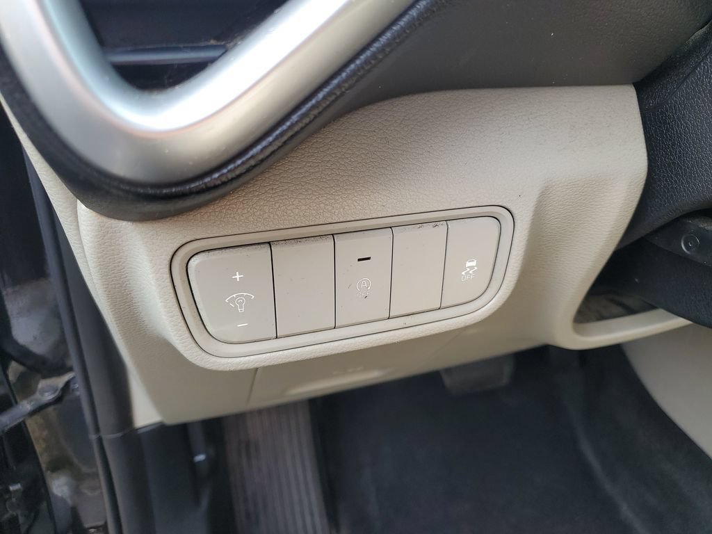 Used 2020 Kia Soul LX FWD image 10