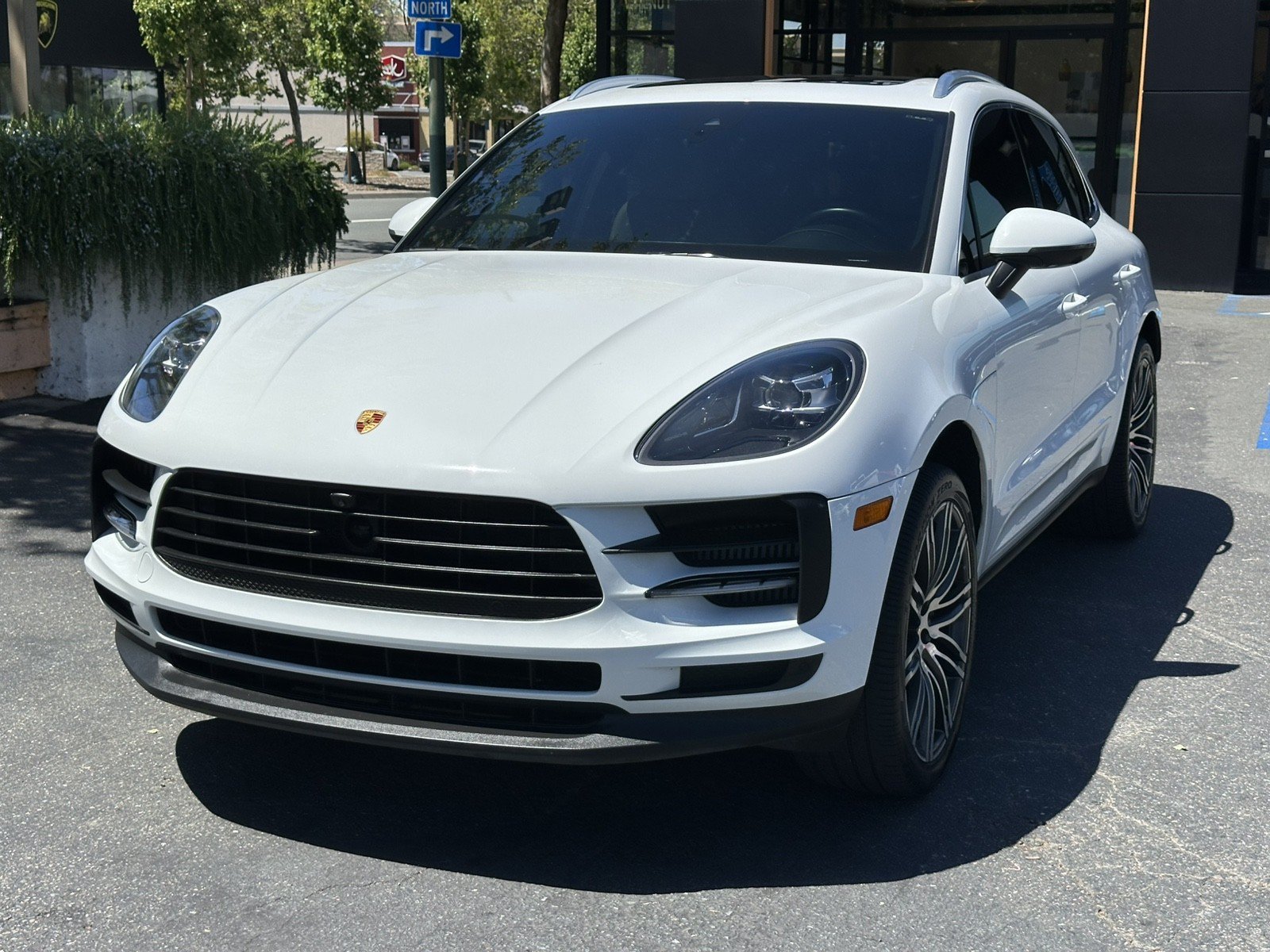 Used 2021 Porsche Macan S AWD/4WD image 4