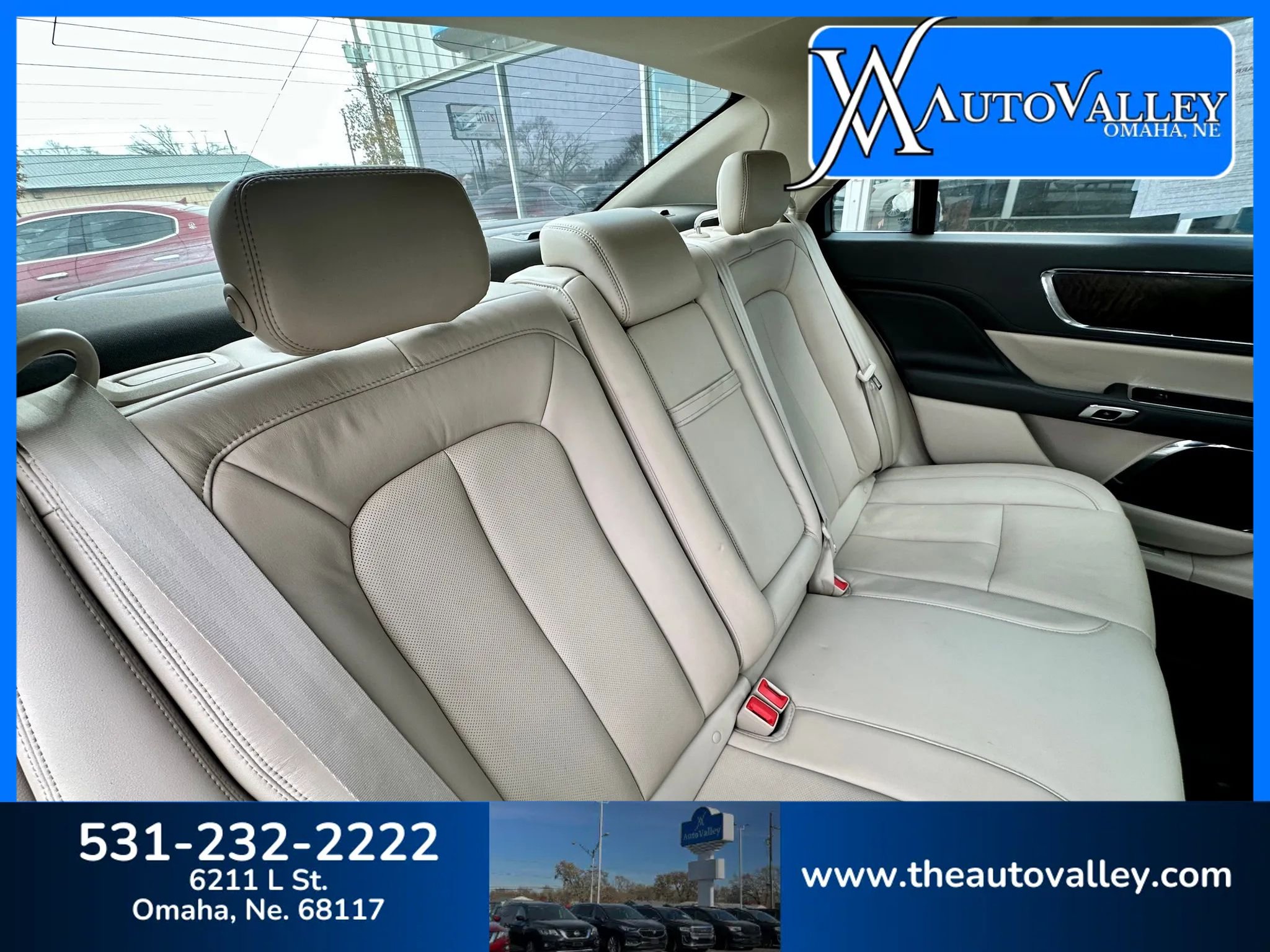 Used 2017 Lincoln Continental Select w/ Technology Package image 25