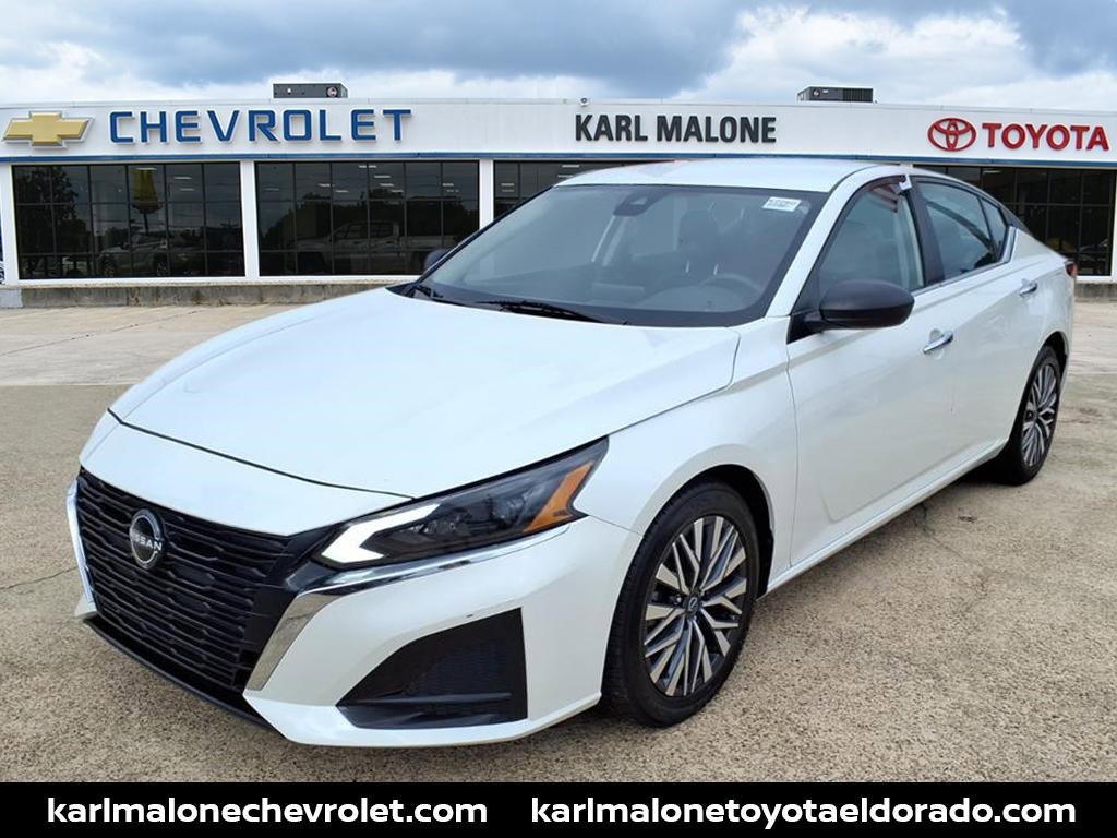 Used 2024 Nissan Altima 2.5 SV