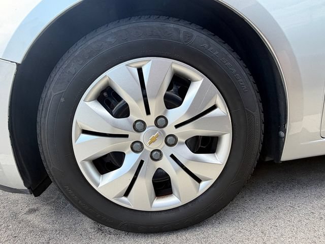 Used 2014 Chevrolet Cruze LS FWD image 9