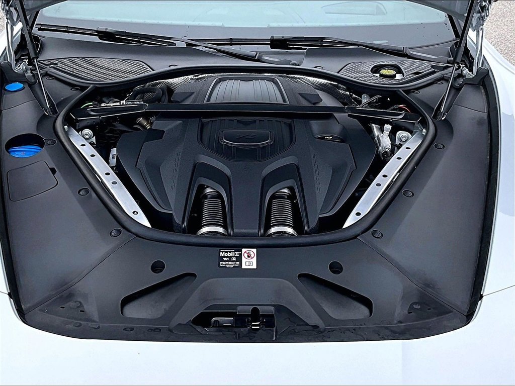 Used 2025 Porsche Panamera image 23