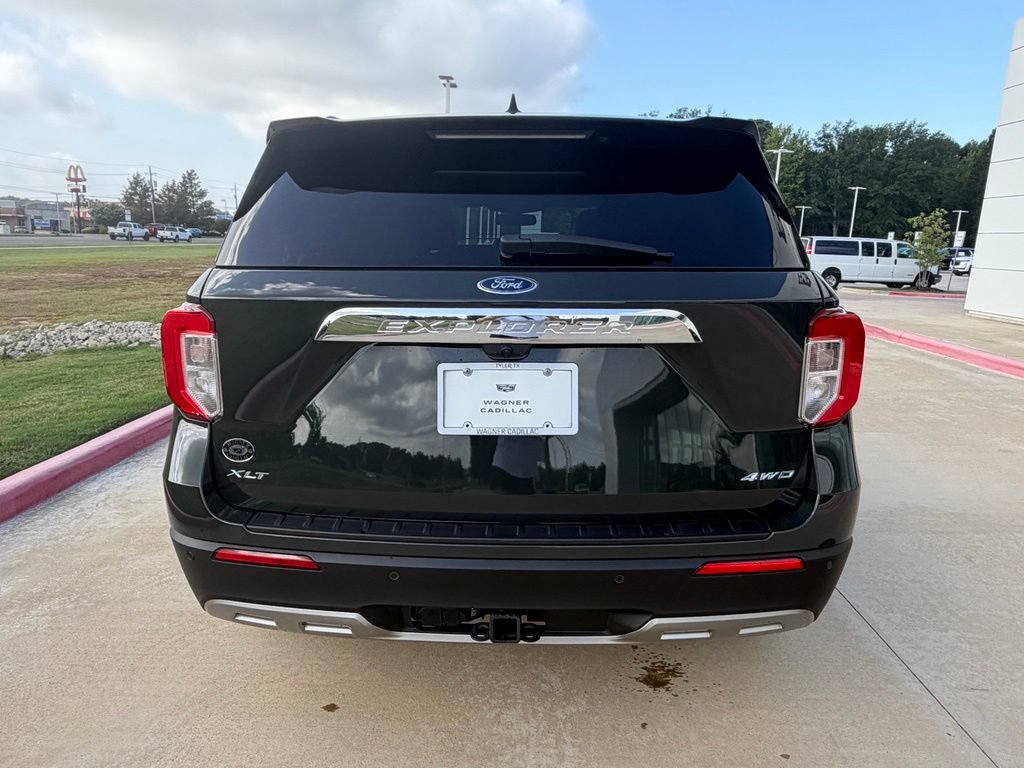 Used 2024 Ford Explorer XLT w/ Equipment Group 202A AWD/4WD image 5