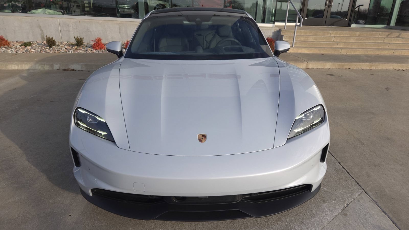 Used 2025 Porsche Taycan RWD image 10