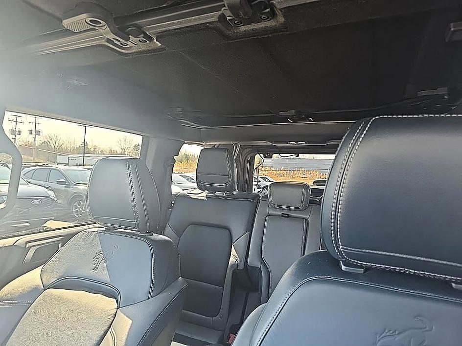 Used 2023 Ford Bronco Outer Banks w/ Sasquatch Package AWD/4WD image 31