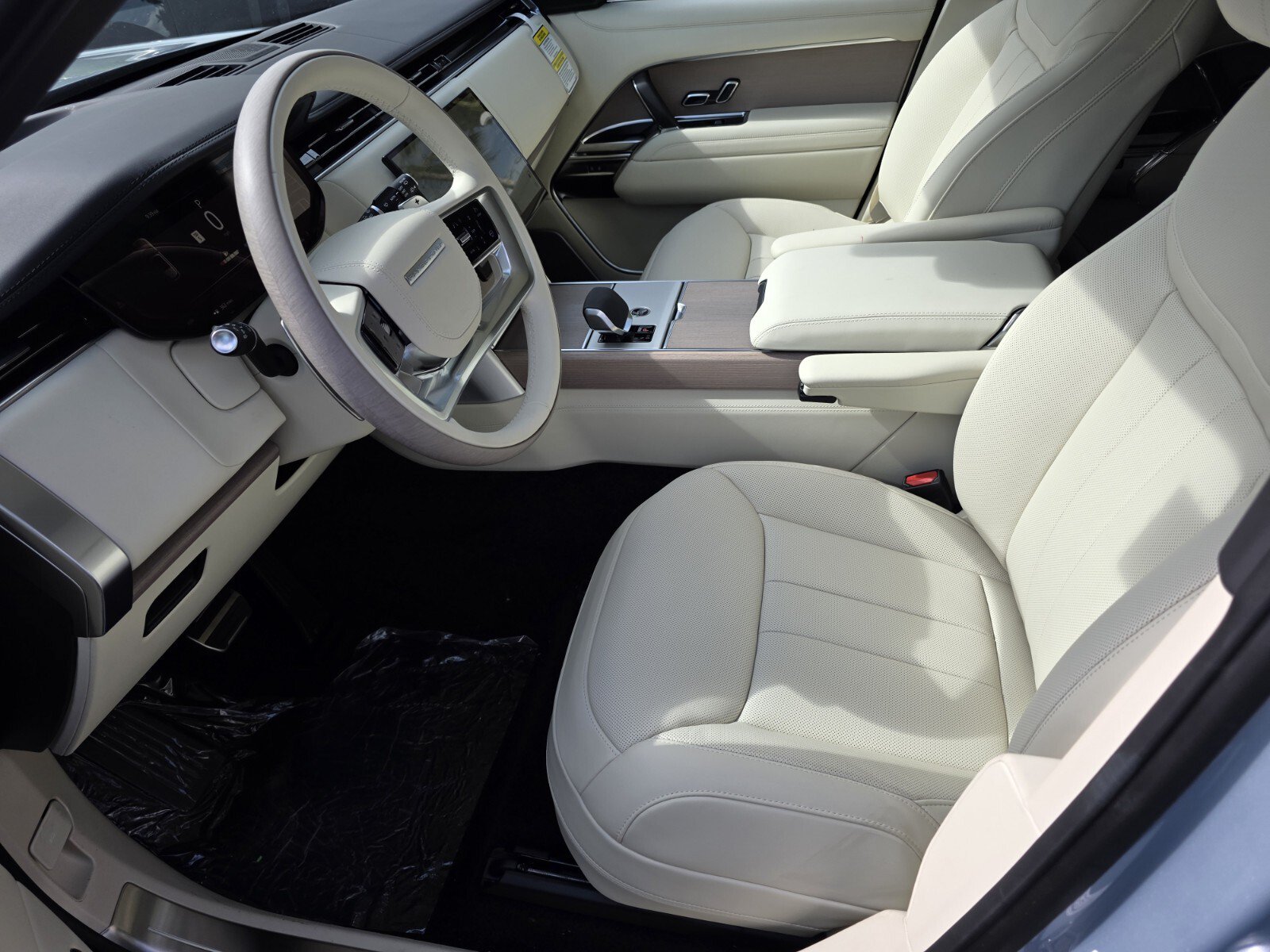 New 2026 Land Rover Range Rover Autobiography AWD/4WD image 9